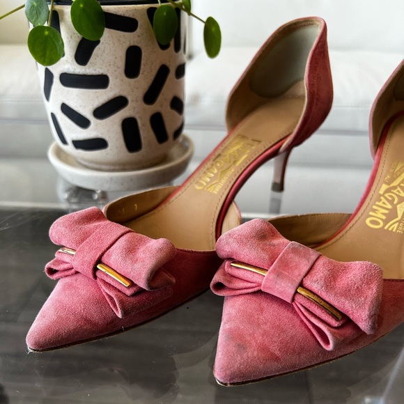 SALVATORE FERRAGAMO | POINTED TOE PINK SUEDE KITTEN HEELS - Picture 9 of 9